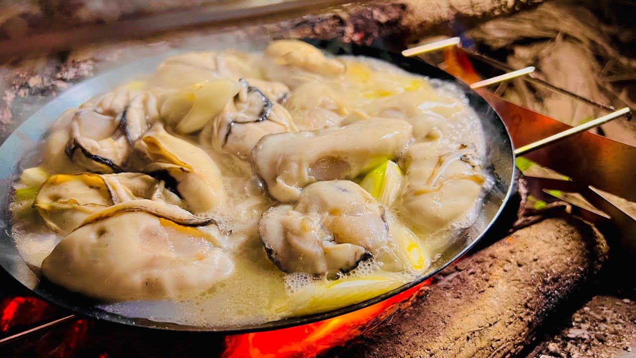 大雨の森でカキに溺れる酒カス焚火キャンプ！黒毛和牛もあるよ！