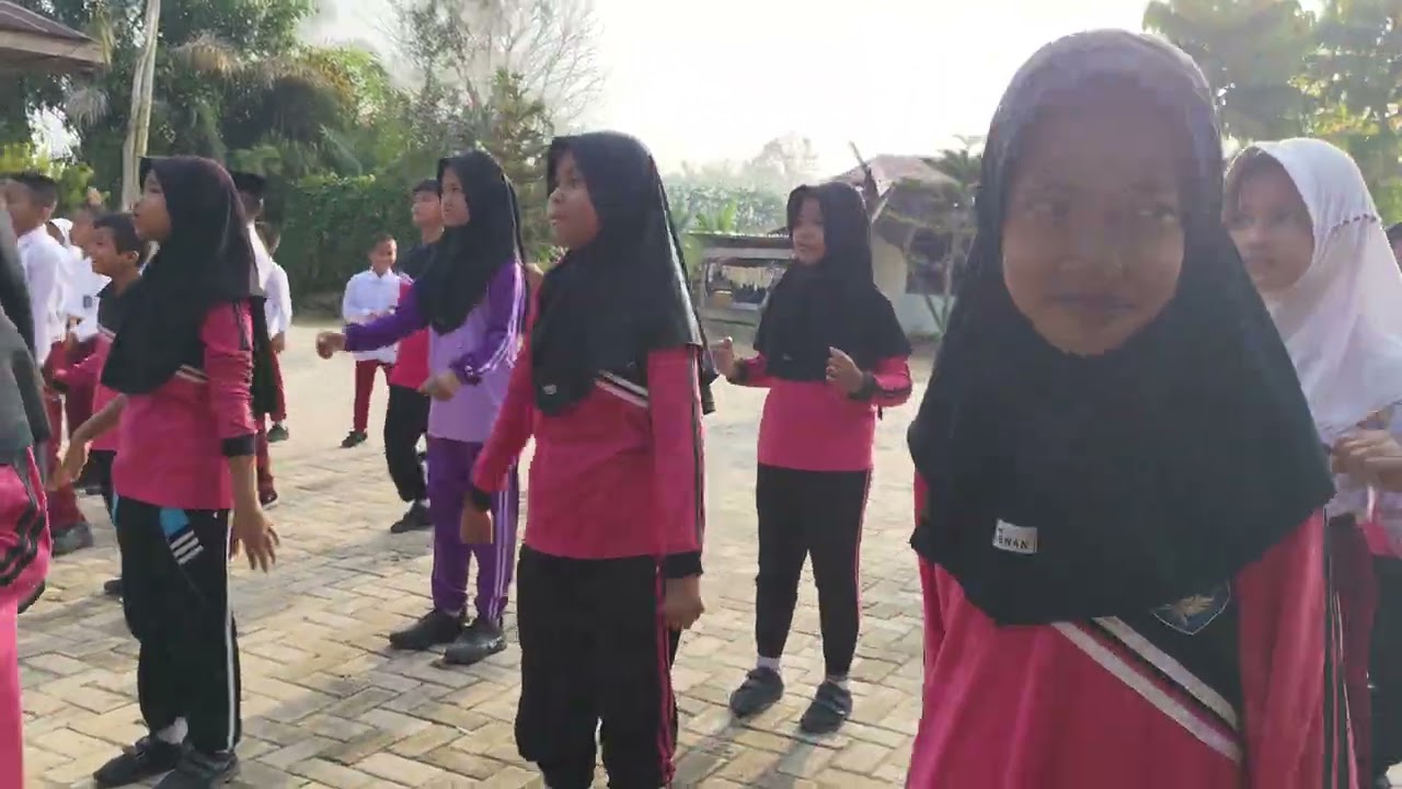 Senam anak SD