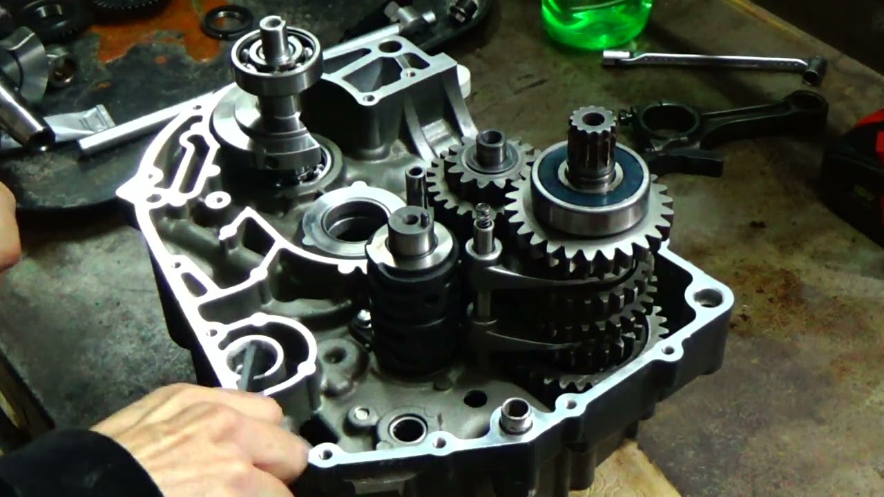 KTM DUKE 390, ARMO LA PARTE BAJA DEL MOTOR!!!!