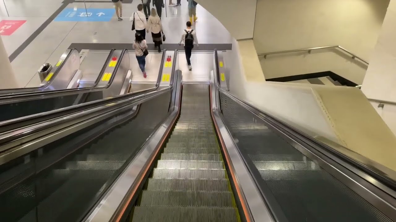 Hong Kong MTR Trip - Transit at Admiralty (Island Line to East Rail Line)