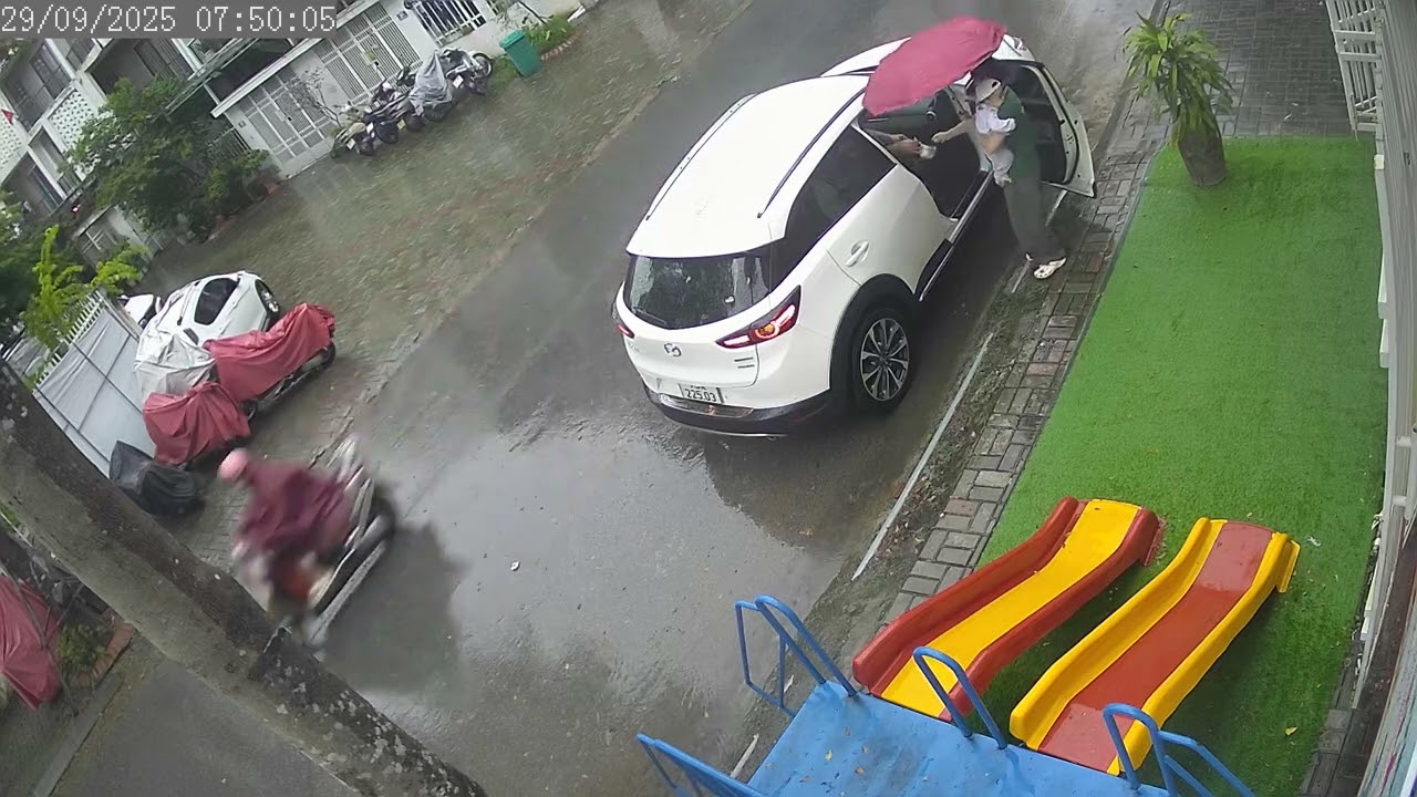 He he .đưa e đi học