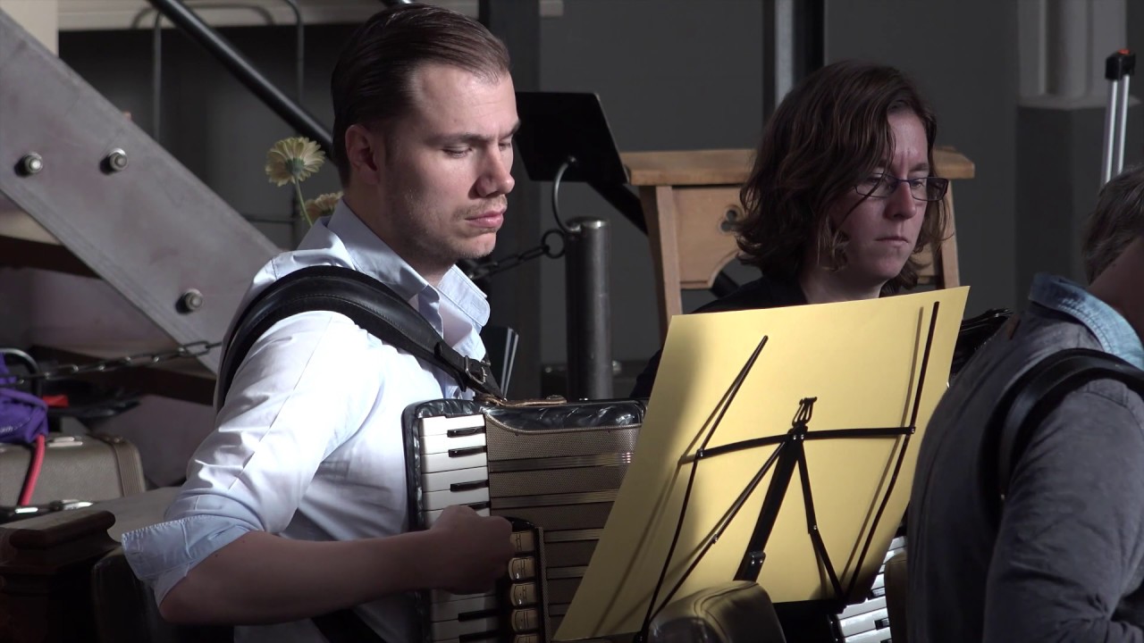 Onze Kerk Hooge Zwaluwe presenteert muziek - Accordeonensemble 4816 Made