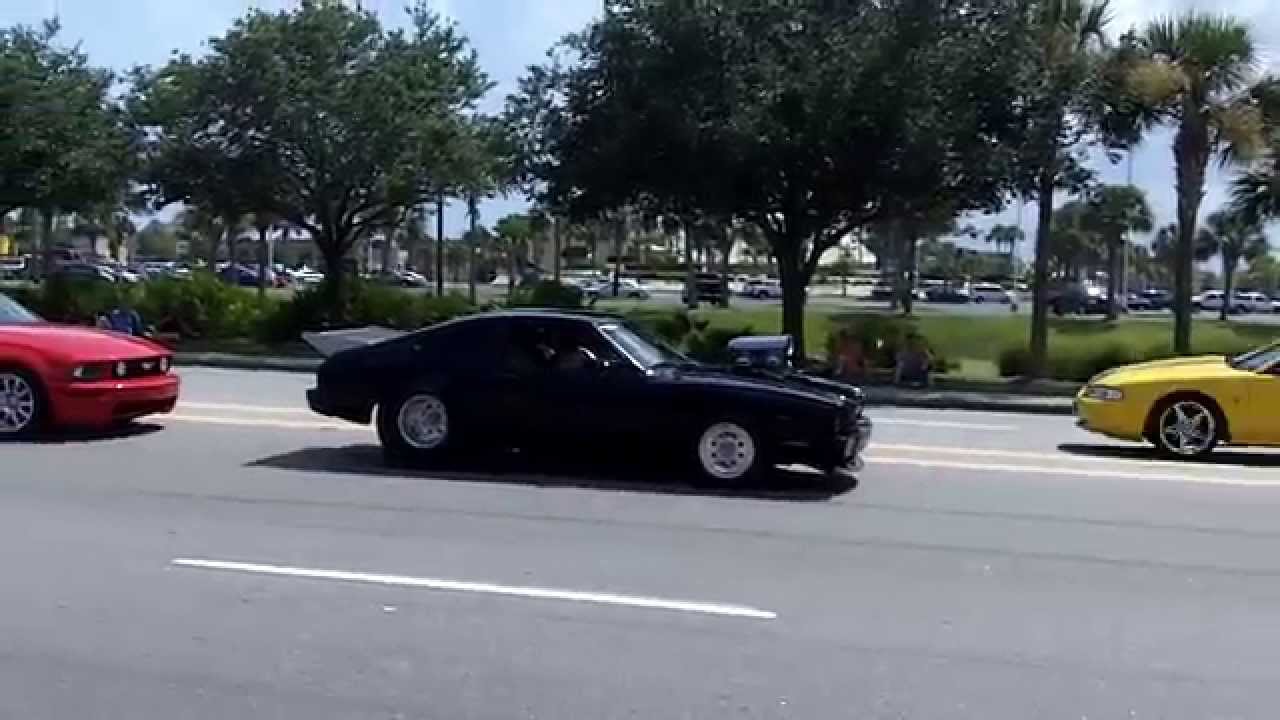 Mustang Week....COPS CHASES MUSTANGS