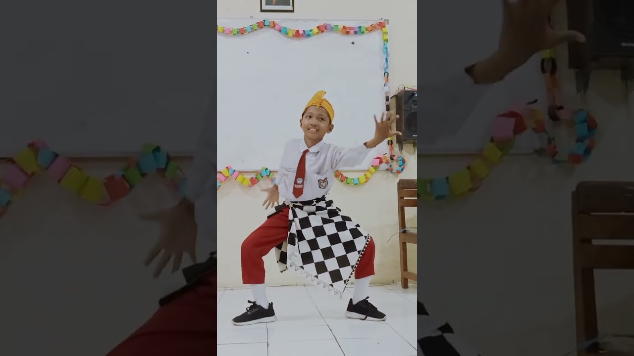 Tari Kecak dari Bali oleh Artha