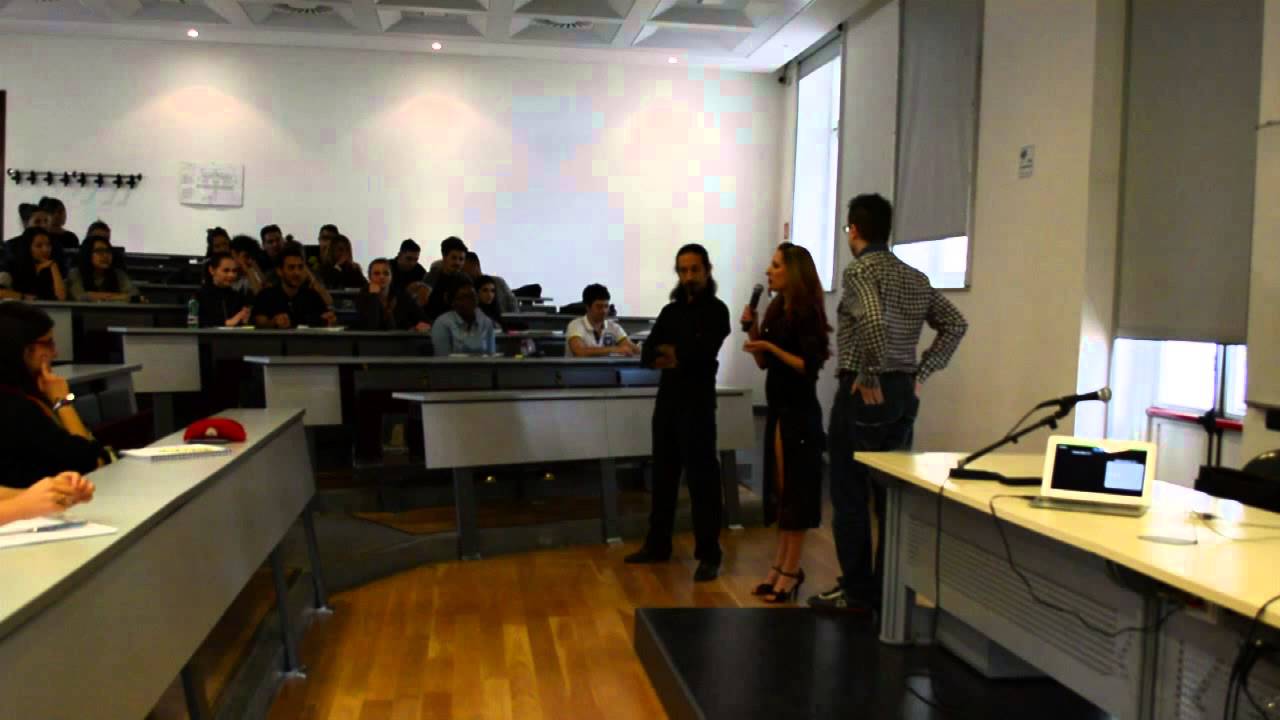 Tango-Flashmob a lezione per raccontare l'Economia dell'Esperienza