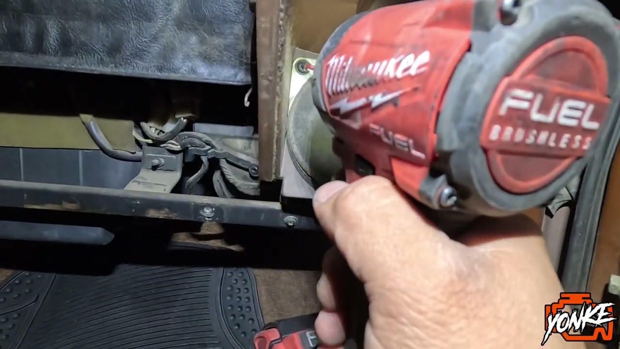 Pioneer Stereo & Skar Speakers Install On Toyota Pickup