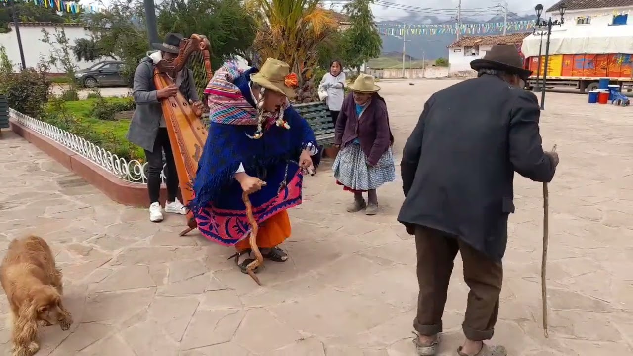 Бабушка К'отола устроила сюрприз пожилой женщине на день рождения 👉👍🎤🎶😱😂🤣