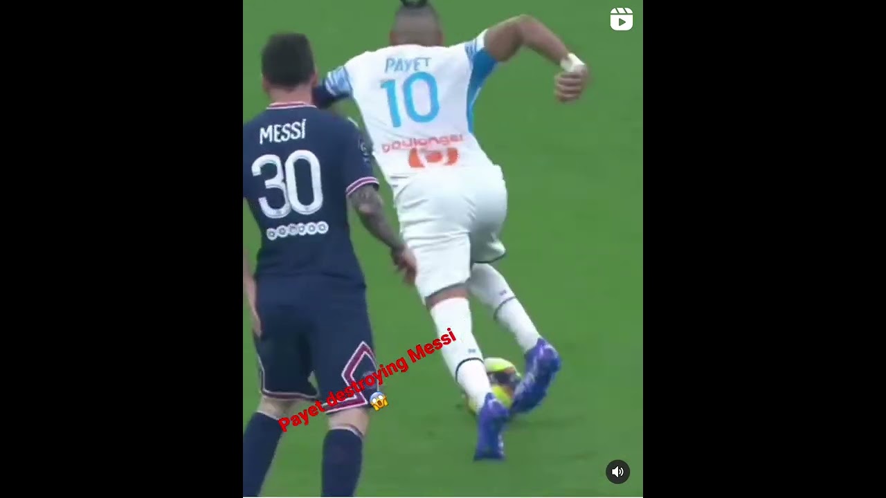 Payet destroying Messi 😂😂😂 #messi #payet #psg