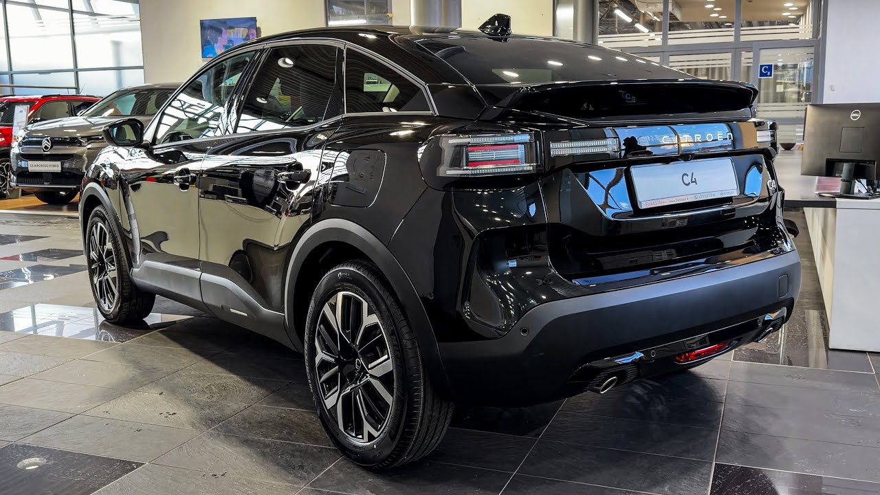 Citroen C4 z 2026 roku &ndash; spacer po wnętrzu i nadwoziu (4K)