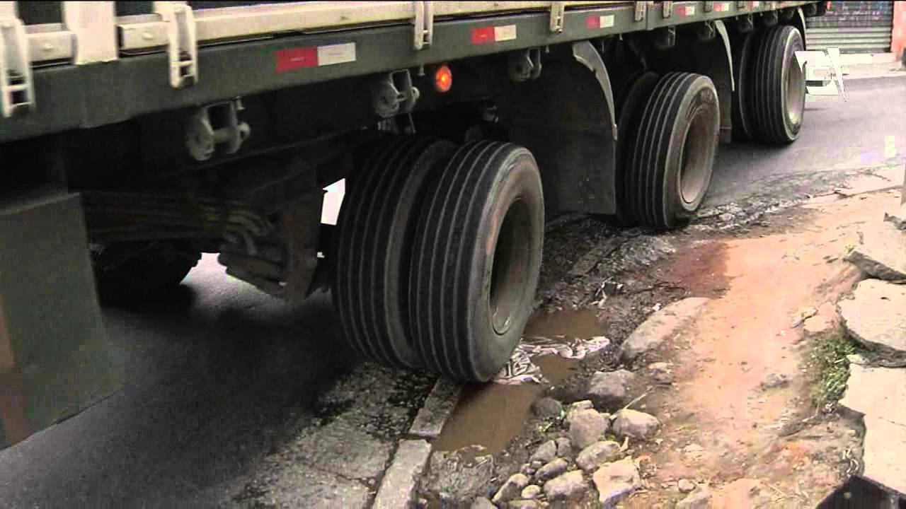 Jornal da Gazeta - Carretas e ônibus em rua estreita irritam moradores (07/07/14)