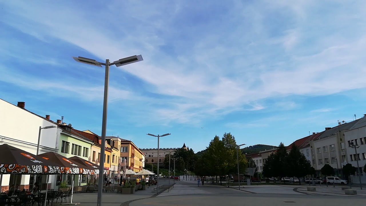 Pr&iacute;let zauj&iacute;mav&eacute;ho lietadla na letisko Sliač