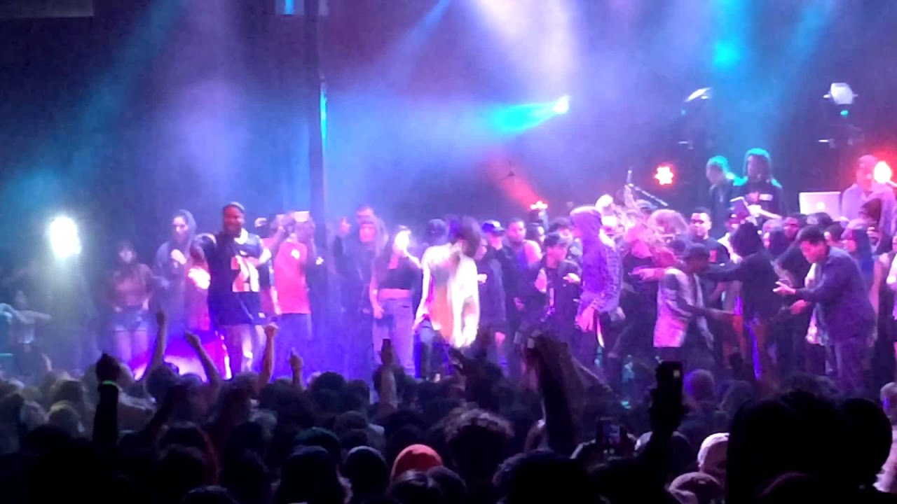 Bones - ICanSeeMyHouseFromHere (Live in Santa Ana, CA, 11/13/15)