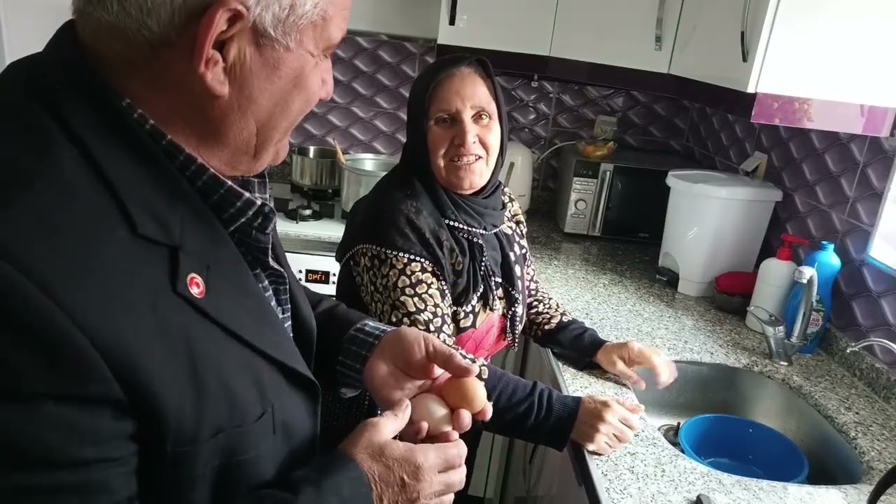 MENUMUZDA TAZEFASULYE EZOGELİN ÇORBASI SALATA KAYSIKOPOSTASI