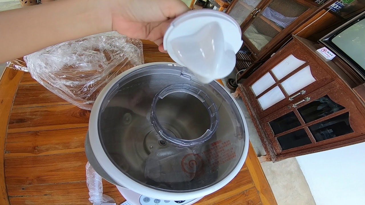 รีวิวเครื่องนวดขนมปังจากจีน ยี่ห้อหมีน้อย Bear bread maker.