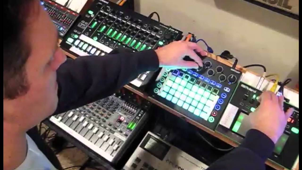 Roland TR-8, TB-3, JU-06, TR-505 + Novation Circuit - Acid House jam