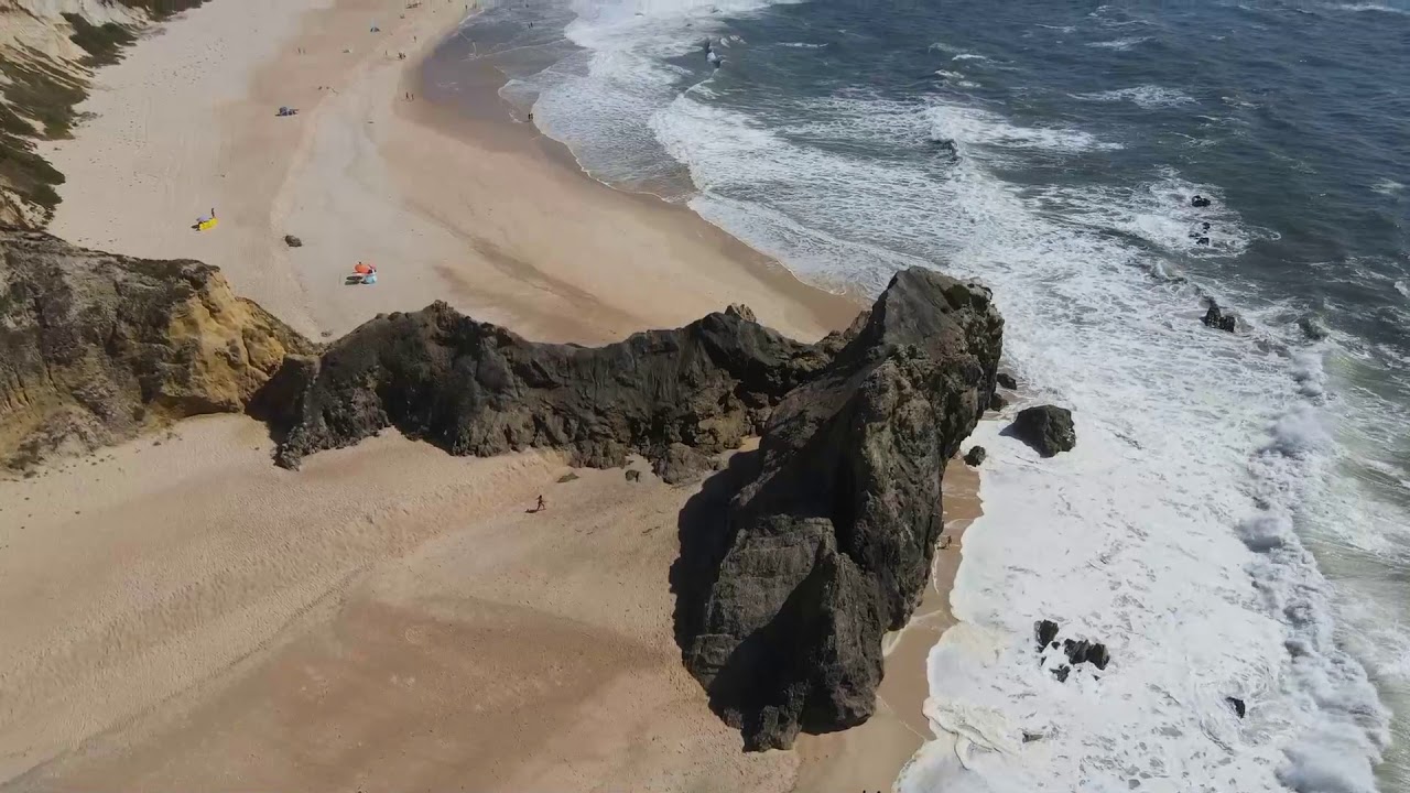 Praia de Paredes da Vitória em LEIRIA, Imagens com DRONE 4K