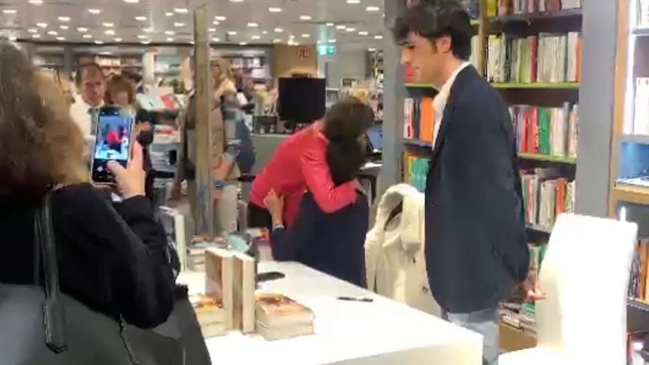 Emoción, abrazos y mucho cariño: así ha sido la visita de la reina Letizia a Sonsoles Ónega