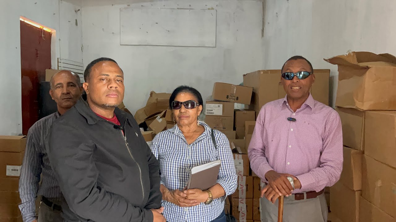 El pastor recibiendo la visita del coordinador del ministerio de interior y policía 🙏