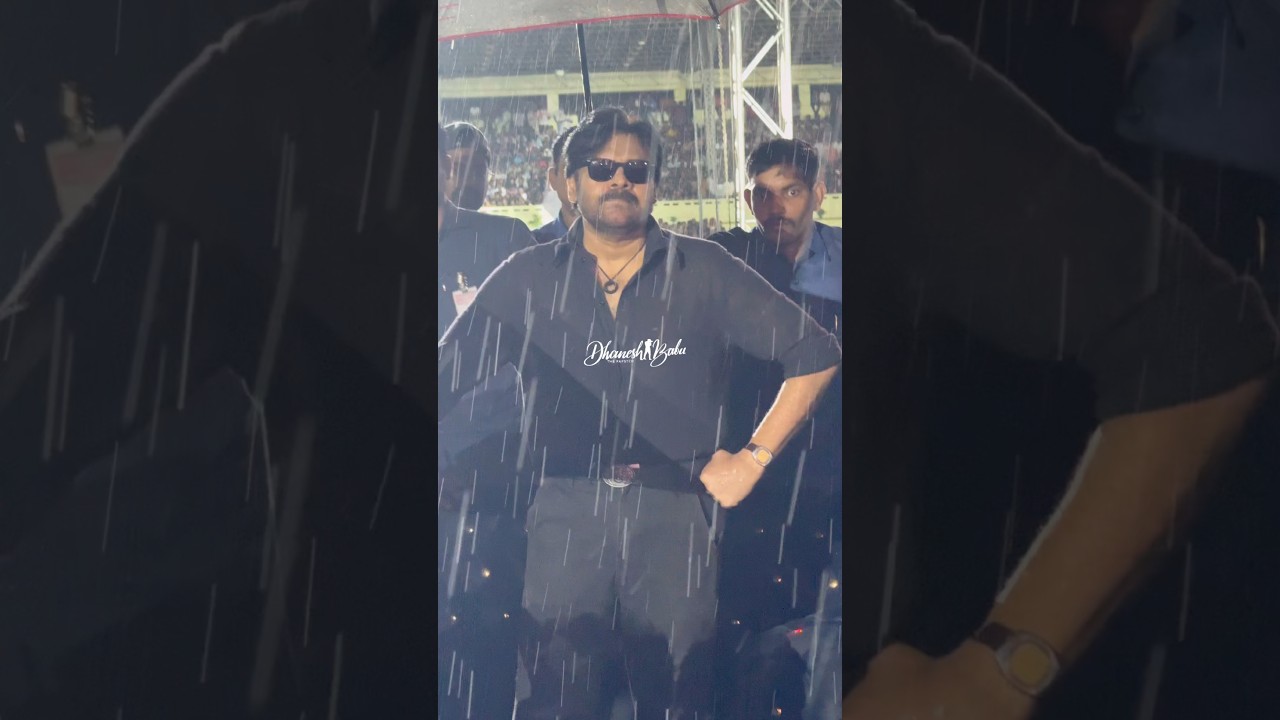 వర్షంలోనే నిల్చున్ Pawan Kalyan at OG Movie Pre Release Event in Hyderabad