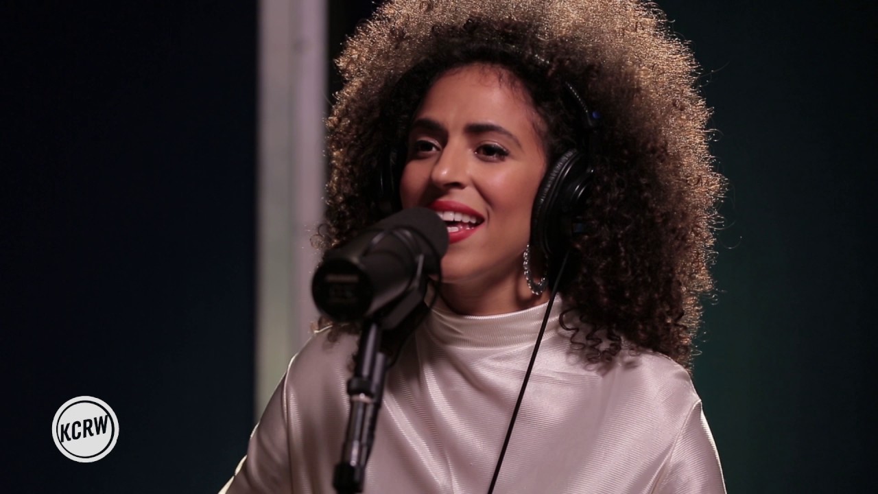 Gavin Turek performing 