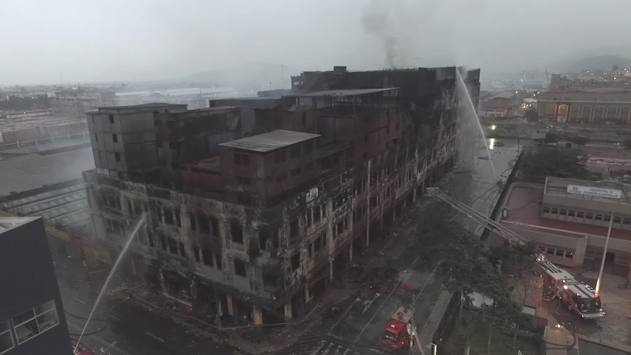 AndinaDron: Galería Nicolini en su cuarto día de incendio