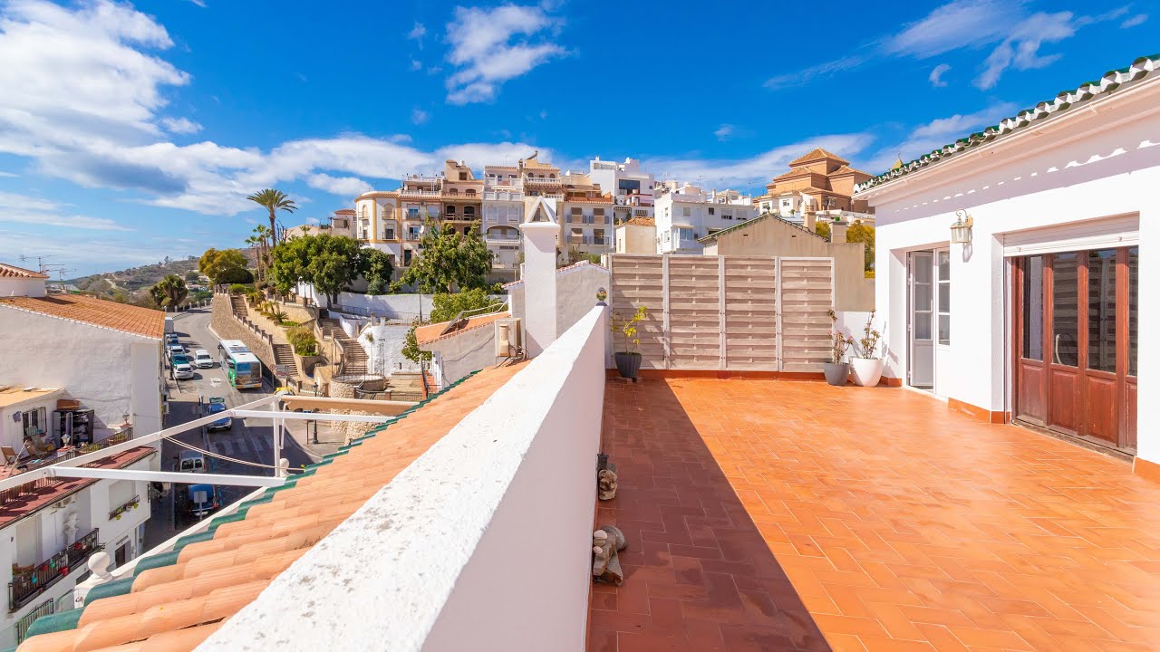 Duplex with huge terraces in the centre of Torrox Pueblo! €225.000 ref.HN450