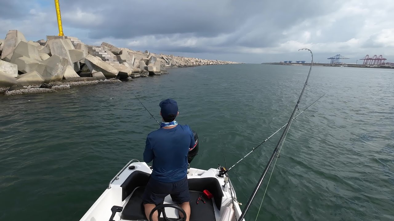 LIGHT JIGGING - FISHING IN SRI LANKA