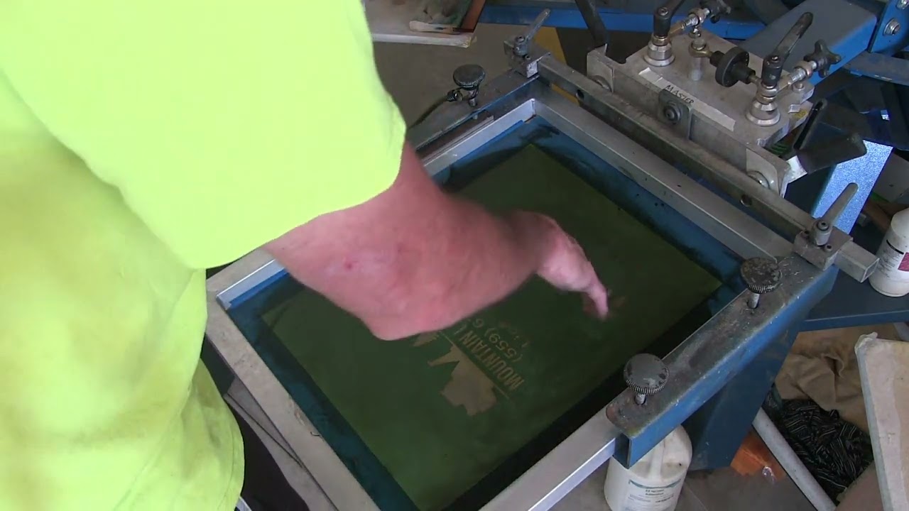 DIY Screen Printing How To: Burning two images on one screen.