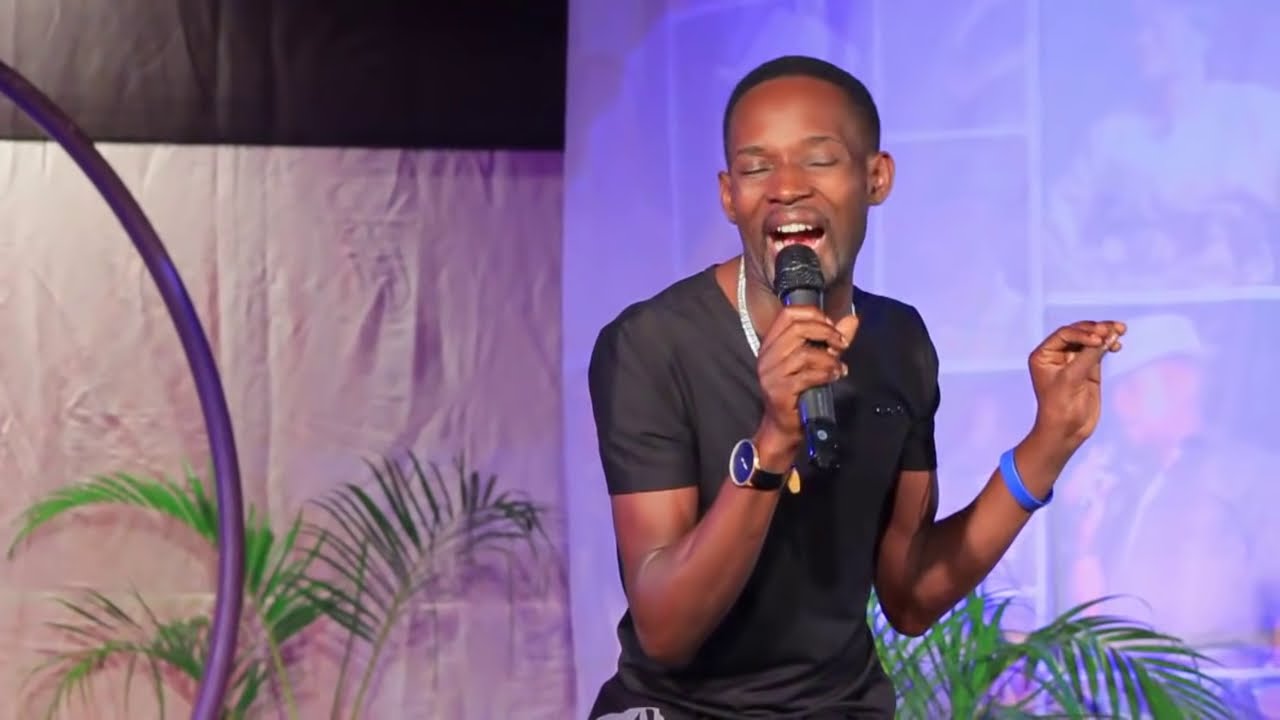 MC MARIACHI NGA AKYALINA FIGA ETWALIKA KU BUKO