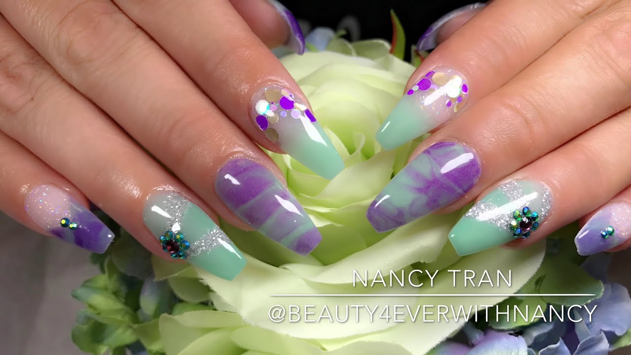 How to create easy designs with Dipping Powder.