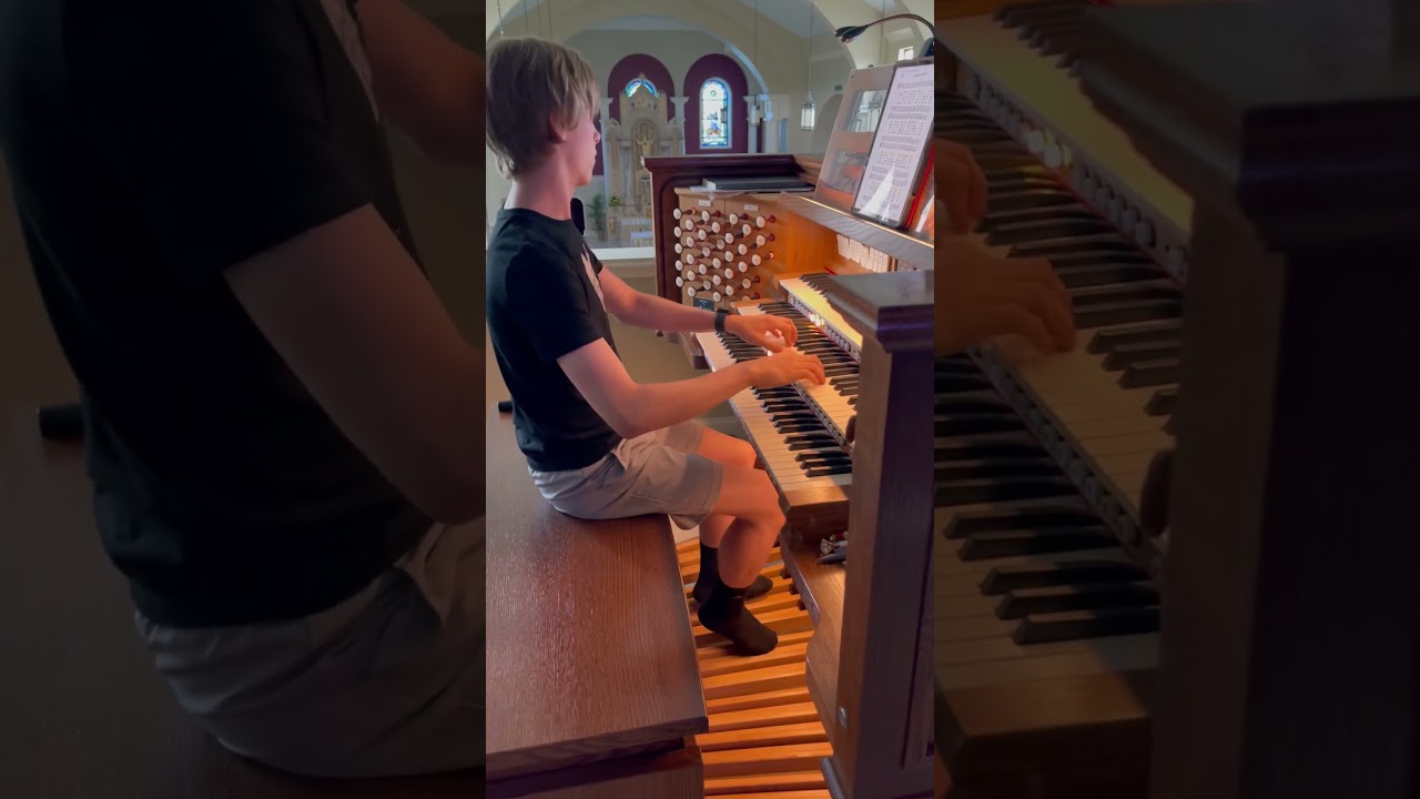 Beautiful pipe organ at Sacred Heart #pipeorgan #music #youngorganist