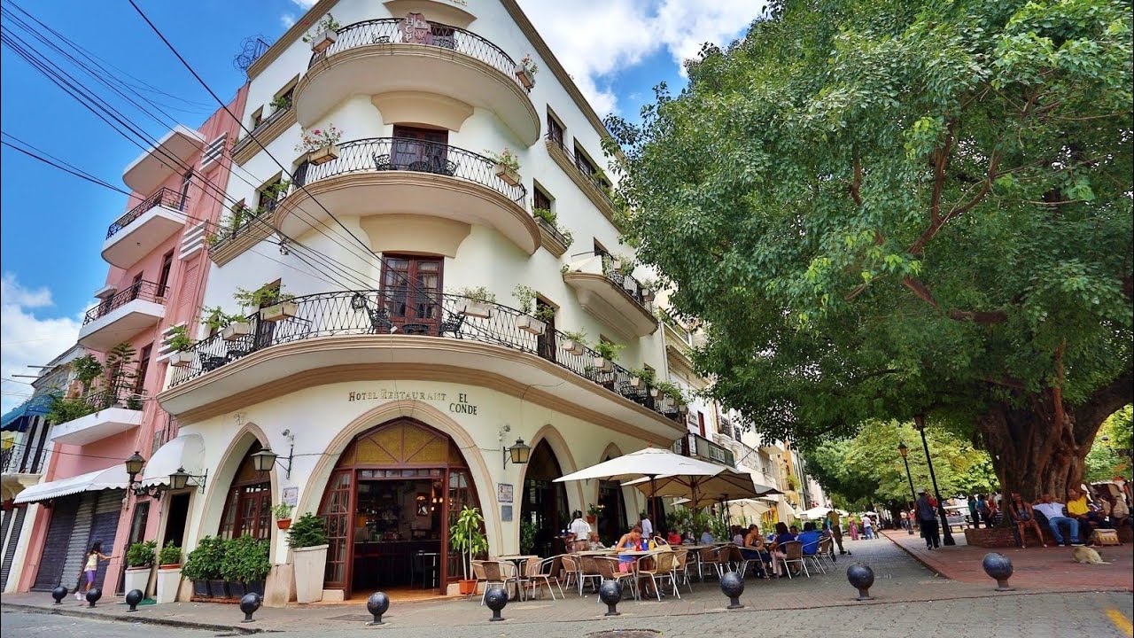Walking Tour El Conde Street, Colonial Zone, Santo Domingo, Dominican Republic  (Dec. 5, 2020)