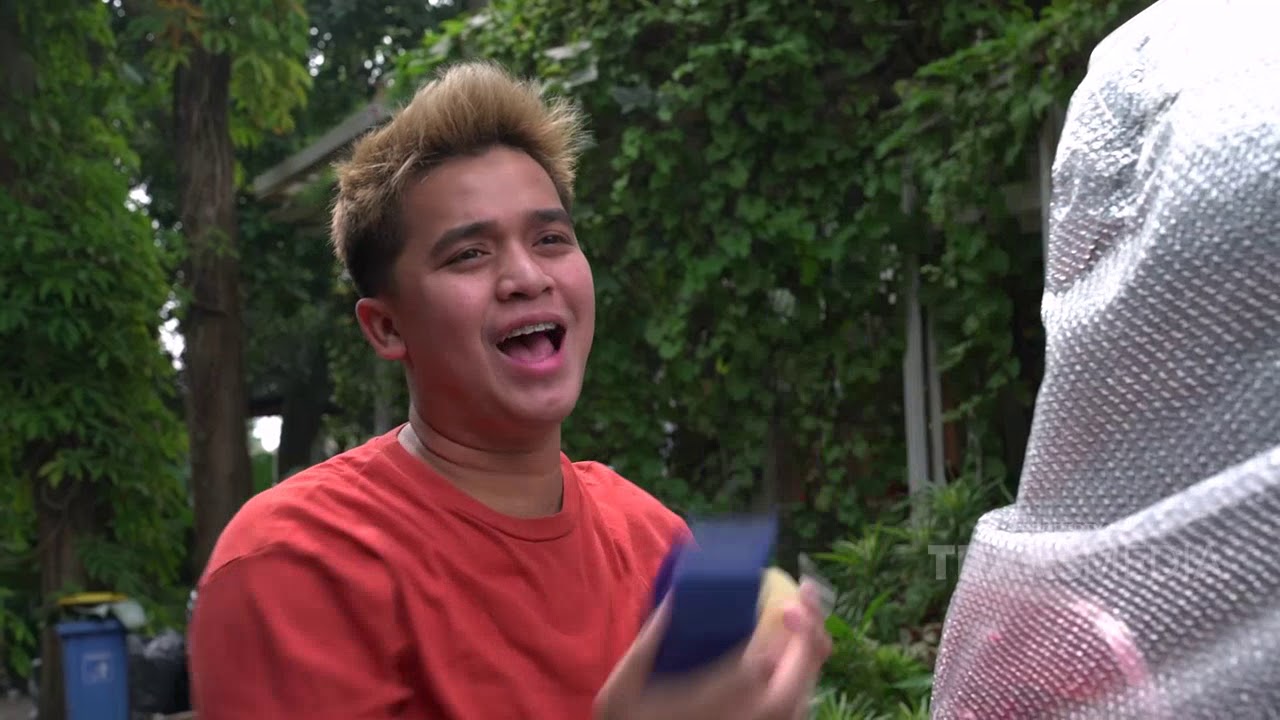 RAFFI BILLY AND FRIENDS - Billy Bungkus Mobil Raffi Ahmad Pake Bubble Wrap (25/5/19) Part 1