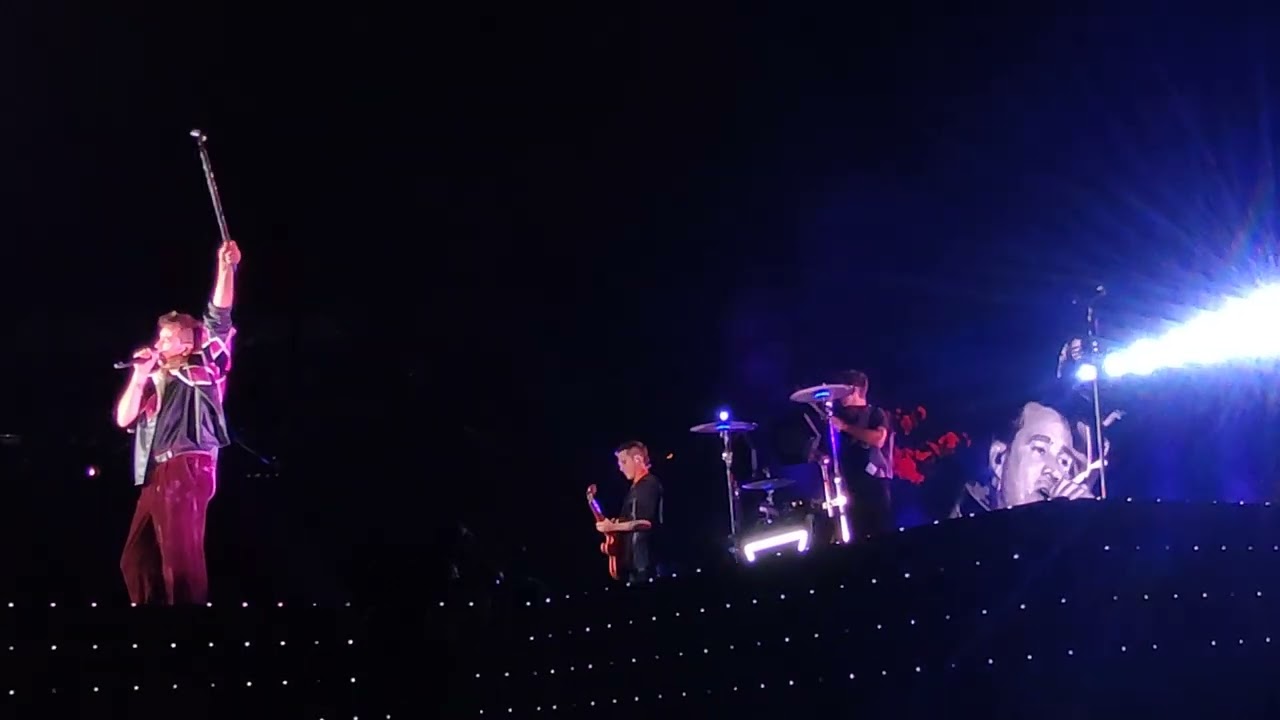 TAN BIONICA - Pétalos (En Vivo) Estadio Único de La Plata 05.11.23 #LaÚltimaNocheMágica