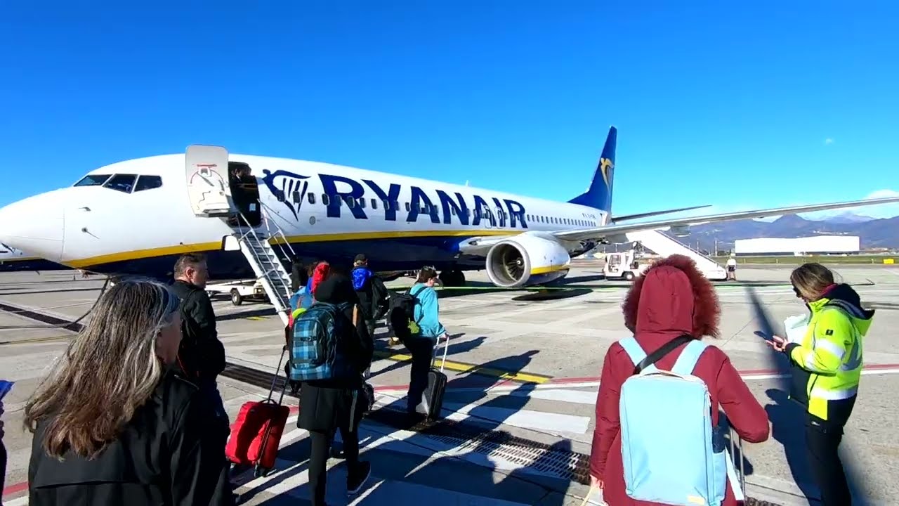 Ryanair Boeing 737-8AS Take Off From Milan Bergamo Airport | Italy