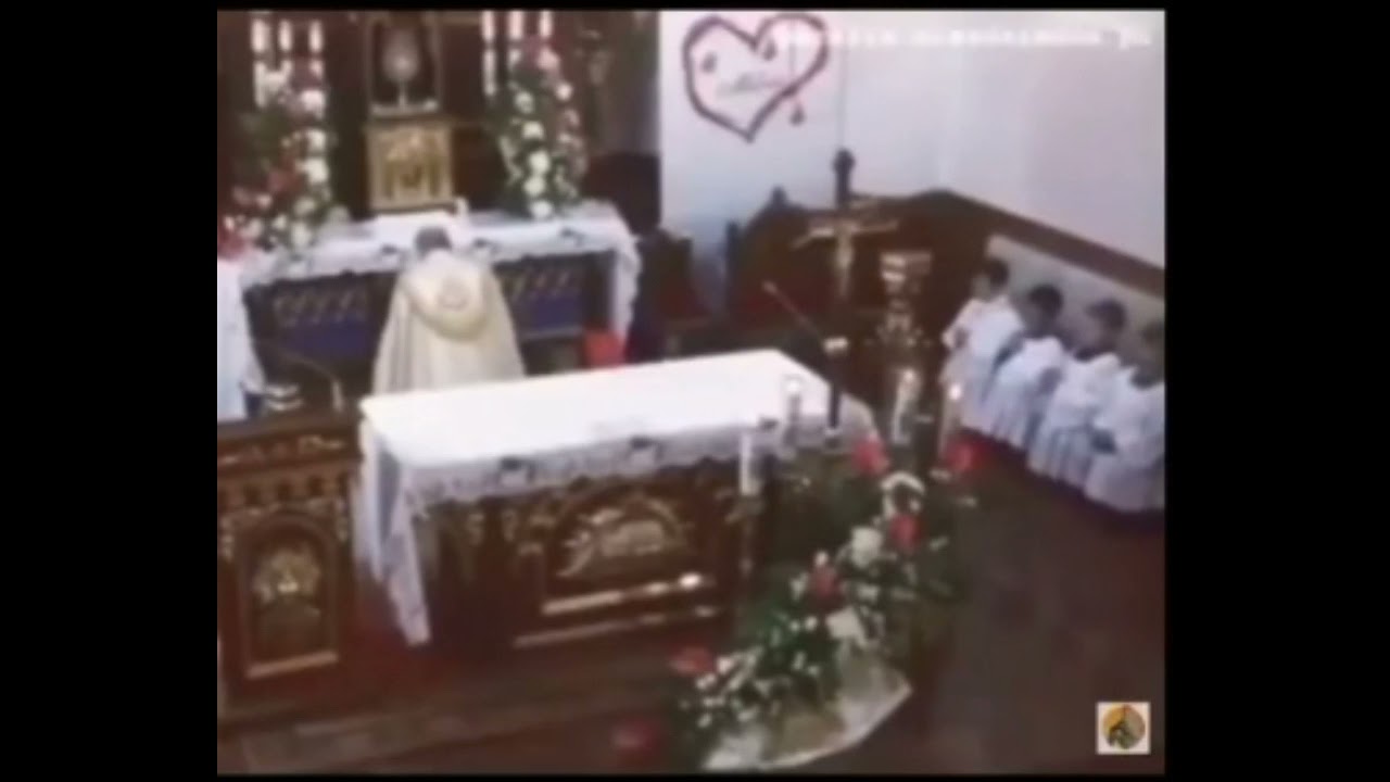 Organista kłuci się z księdzem podczas mszy św. 🤣