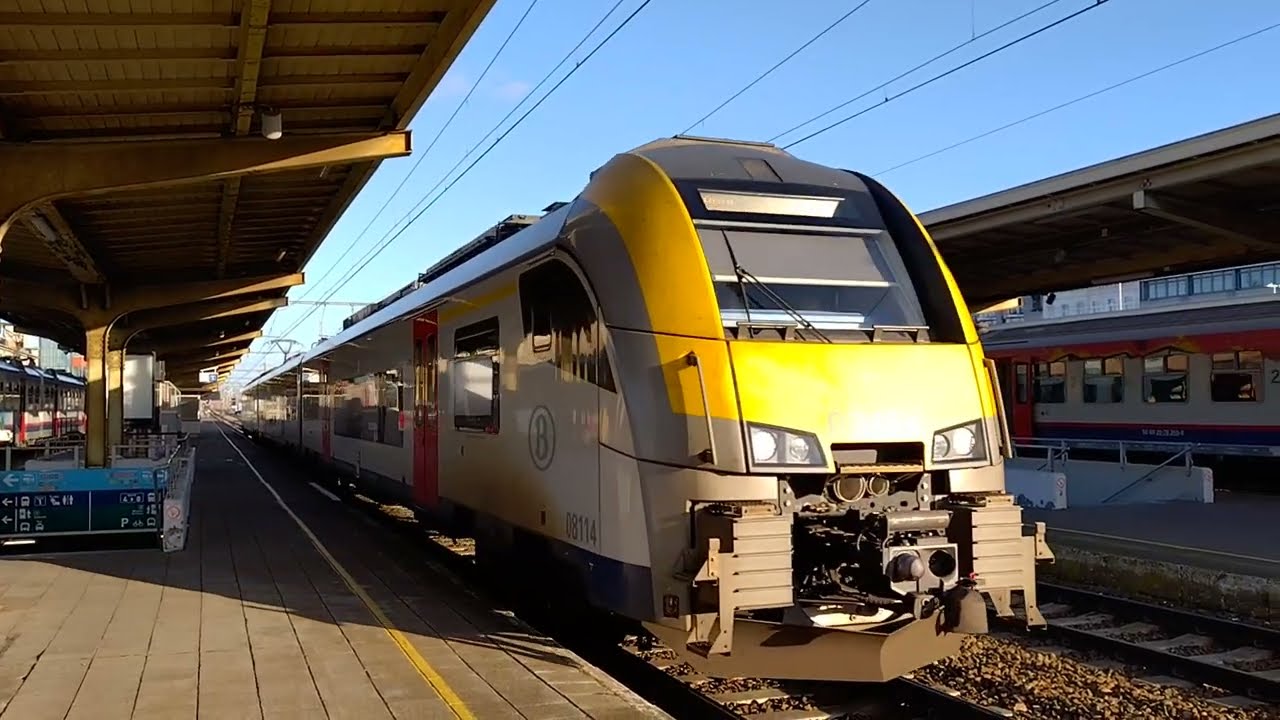 Kortrijk (BE), departure NMBS P 8906 with destination Brugge (BE). (11/02/2022)