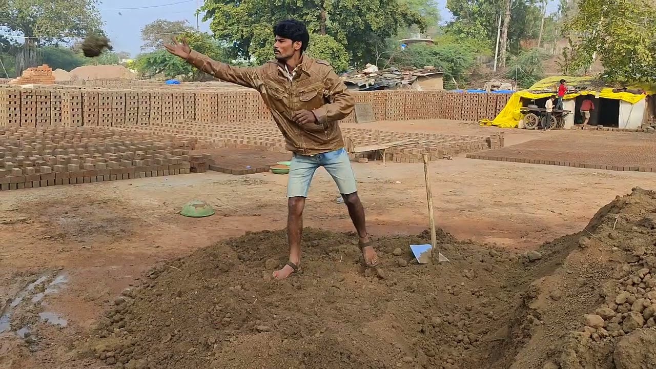 ईंट बनाने के लिए मिट्टी कैसे तैयार करें? | Bricks Making Soil Process | Sonu Home Construction