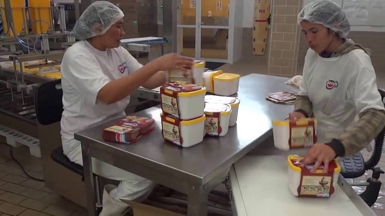 ENVASADORA DE POTES PARA SORVETE DE 2 FILAS CARBEX MÁQUINAS