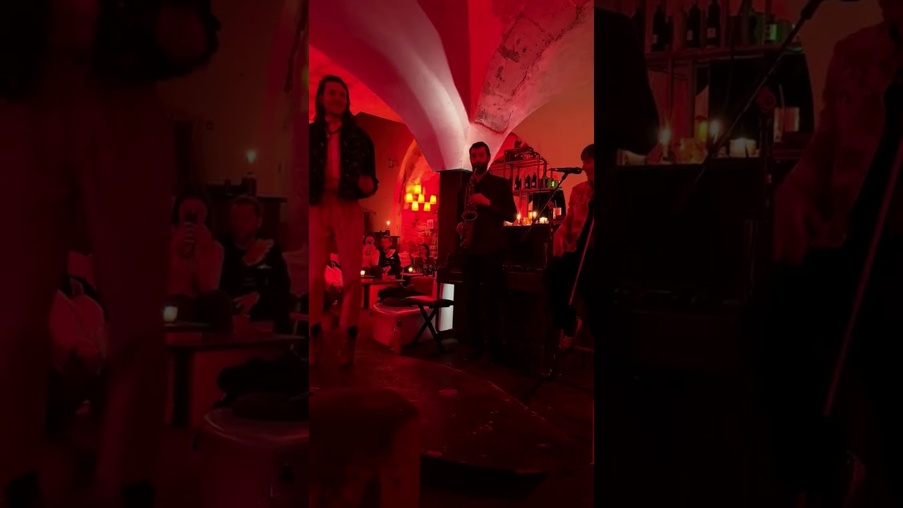 Avalon - LEIGH BARKER BAND