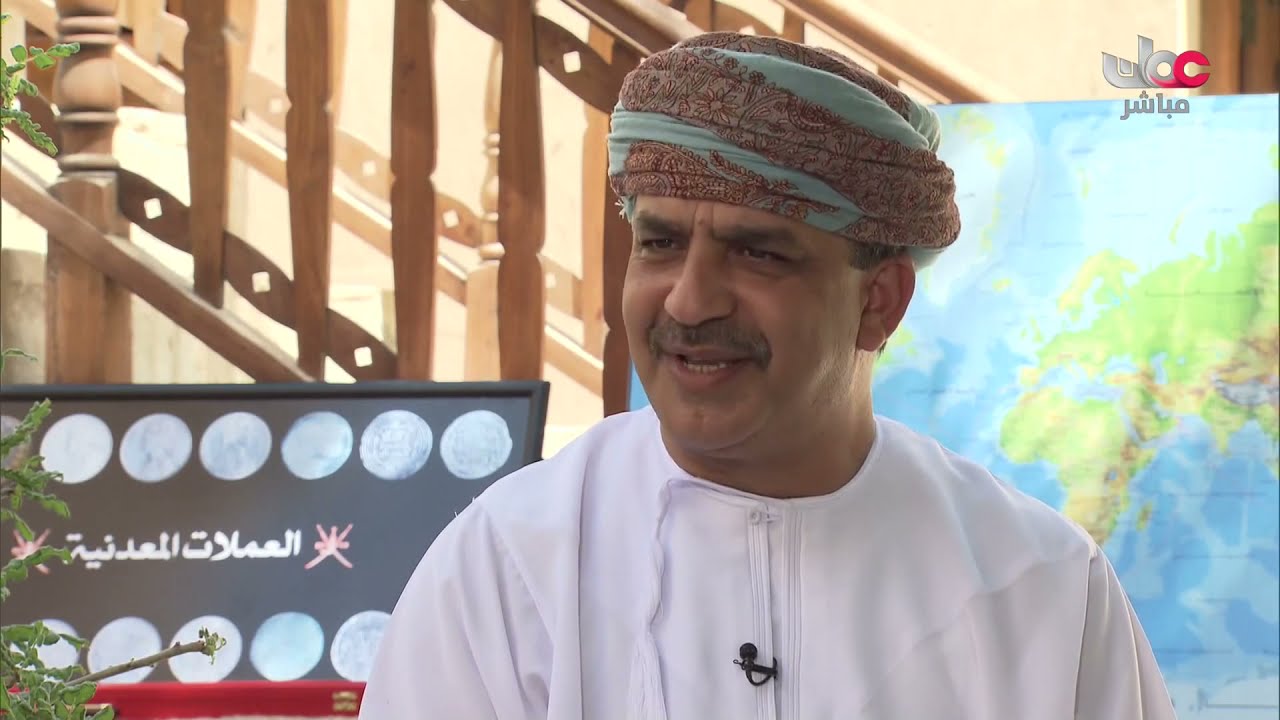 مواطن من ولاية طاقة يهوى جمع العملات العمانية القديمة