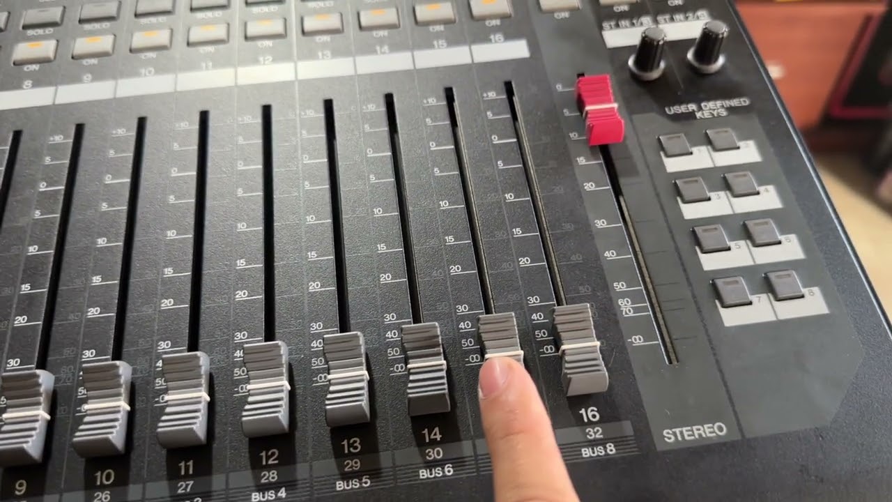 chi tiết mixer yamaha 01v96 cơ bản aux 1-2 monitor và 3-4 đánh Súp gửi cho khách tỉnh