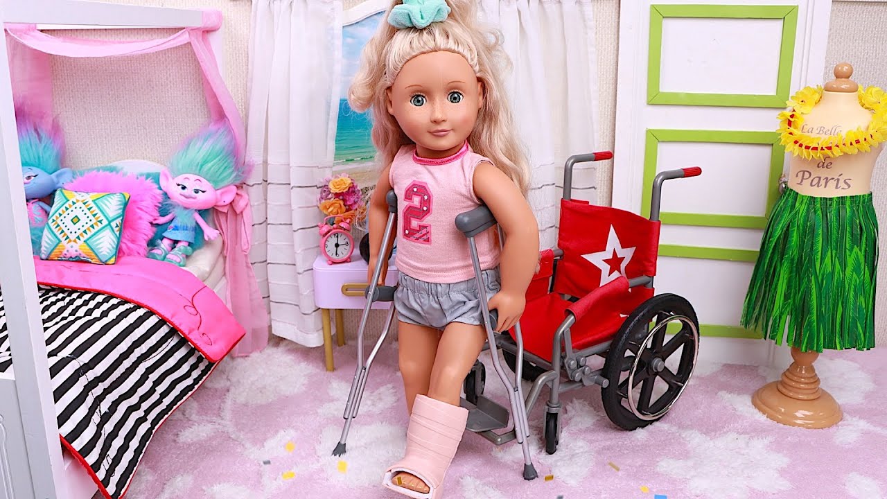 Surprise beach birthday party for sick girl! Play Dolls