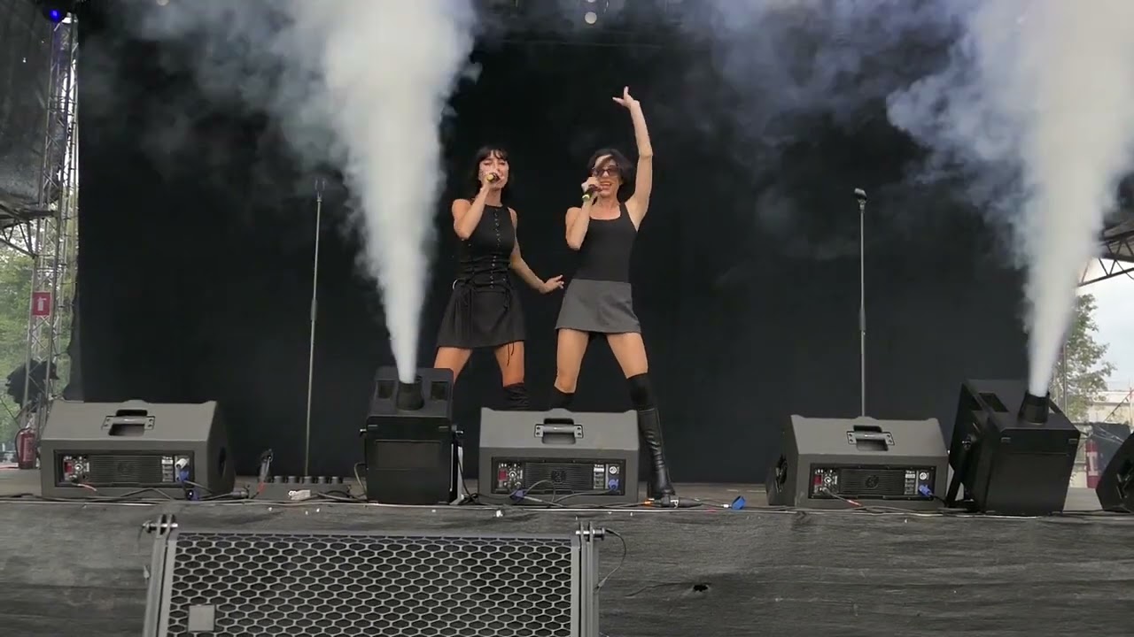 The Veronicas - Untouched  (Live 2025)