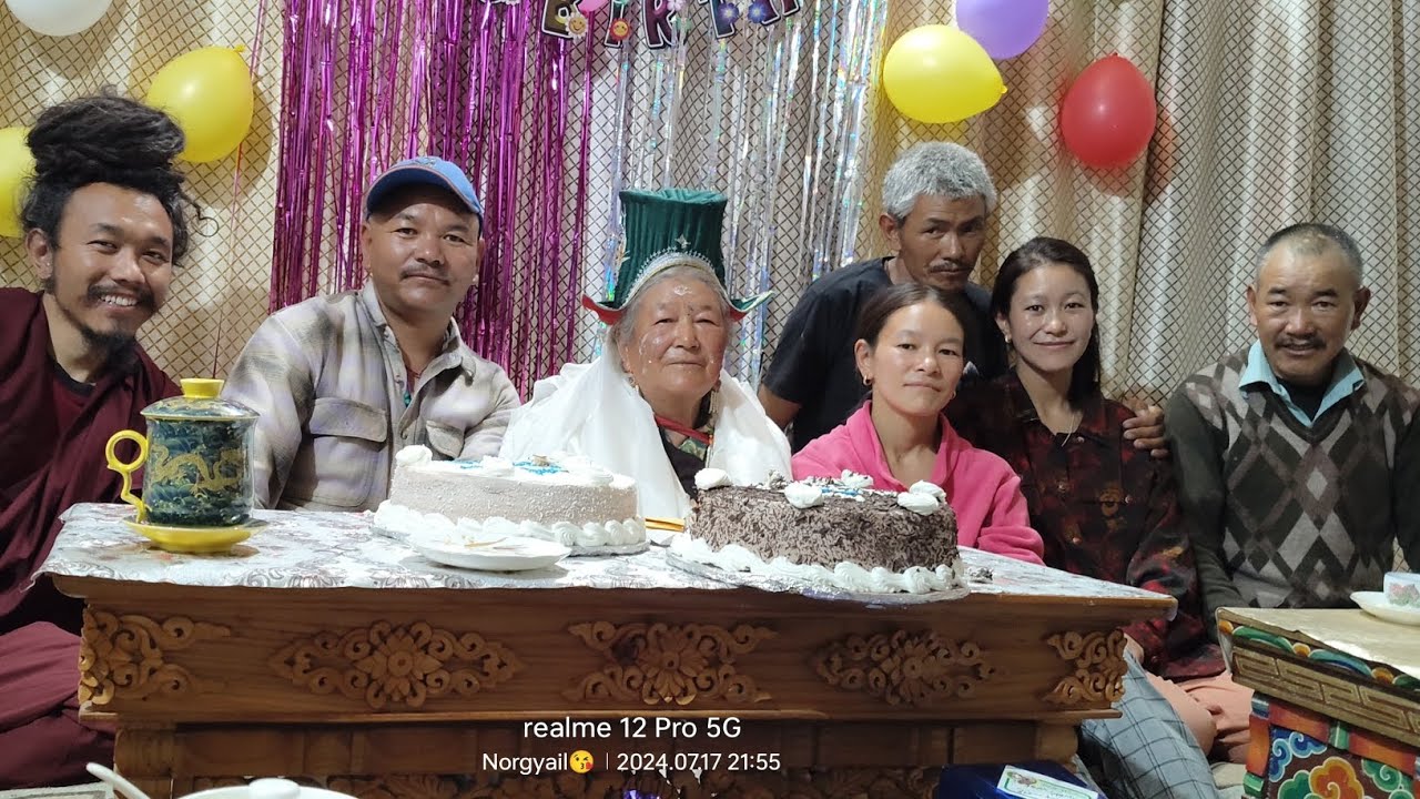ཨ་མ་བཀའ་དྲིན་ཅན་གྱི་འཁྲུངས་སྐར་མགོ་མ་བརྩིས། Frist time celebrate Ama ly birthday #ladakh