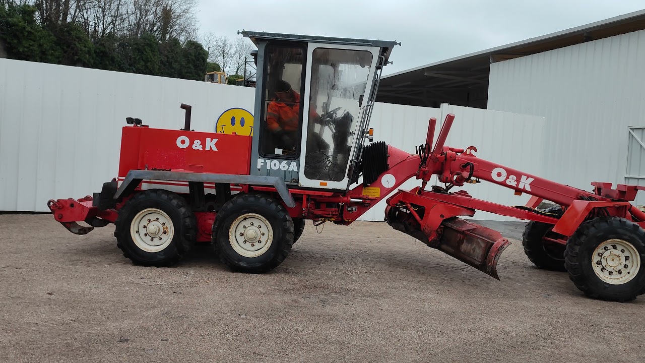 Niveleuse O & K F106 6X6