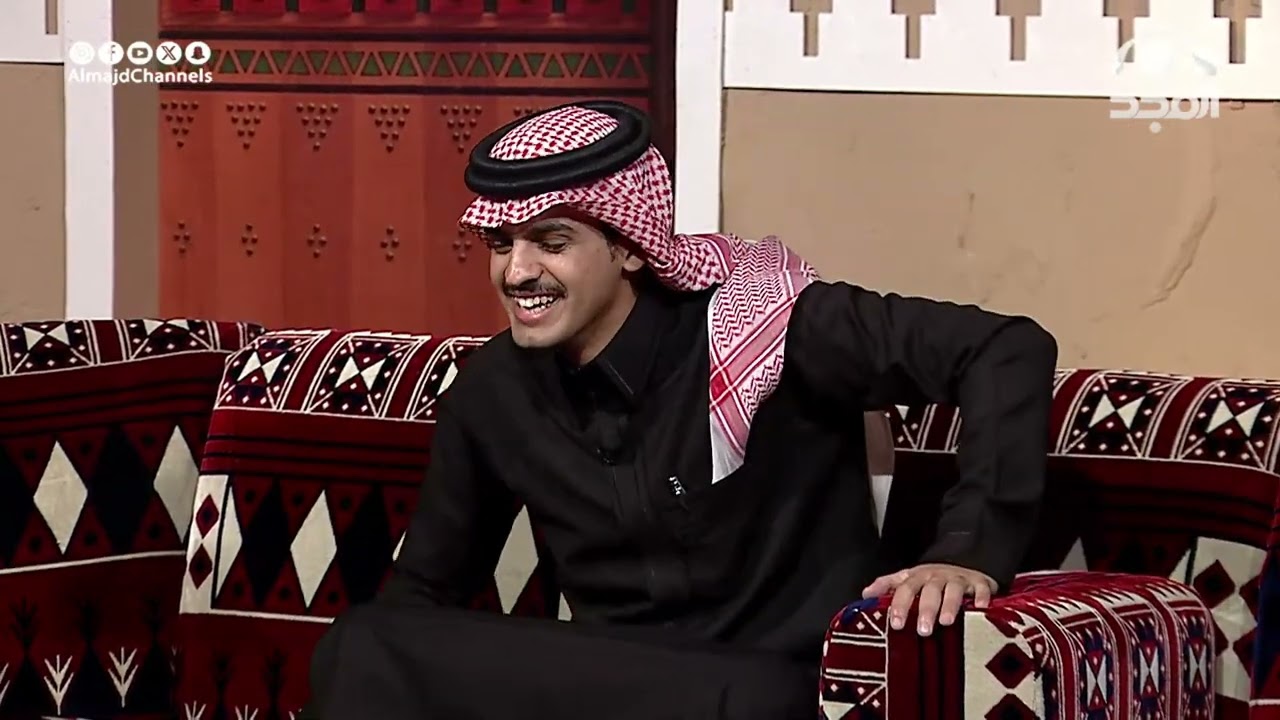 شاعر في صحن الحرم شاهد رجل يصيح عن فقدانه لماله فجاء له شايب واللي صار غير متوقع! ربيع القحطاني