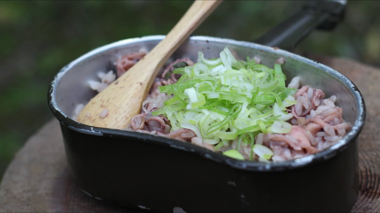 Азиатский сладкий и острый рис с кальмарами с немецкой армейской столовой / Squid rice
