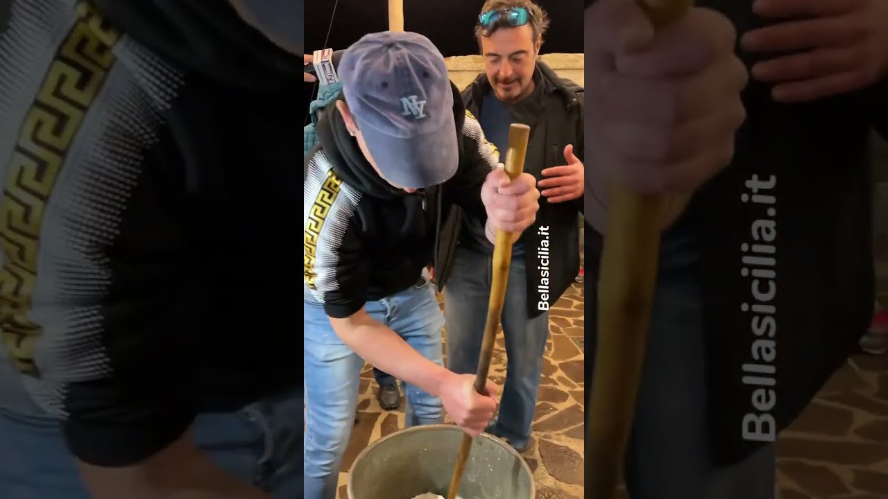 La preparazione della ricotta come una volta in questo borgo da favola