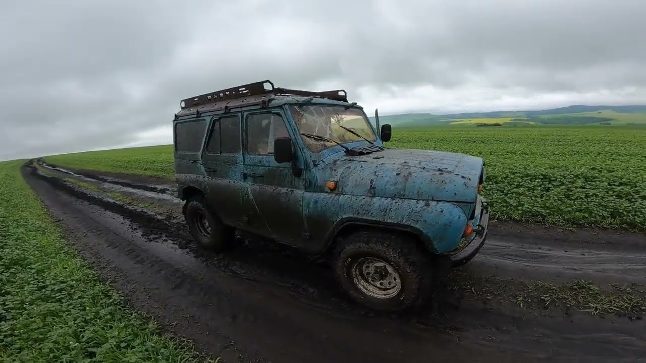 УАЗ vs мокрые поля